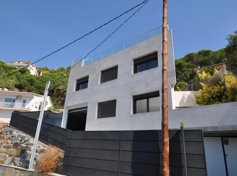 4 bedroom Villa 584 m² Lloret de Mar, Spain