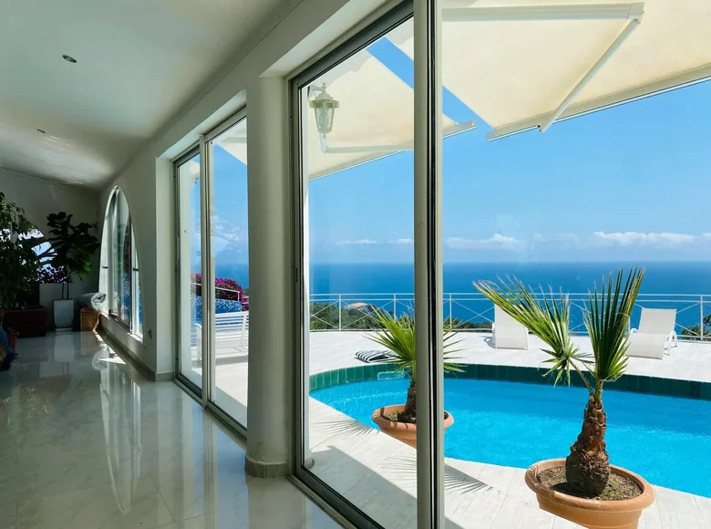 5 bedroom villa 351 m² Santa Maria de Llorell, Spain