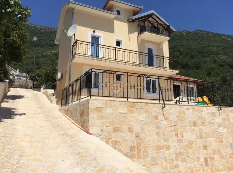 5 bedroom house 285 m² durici, Montenegro