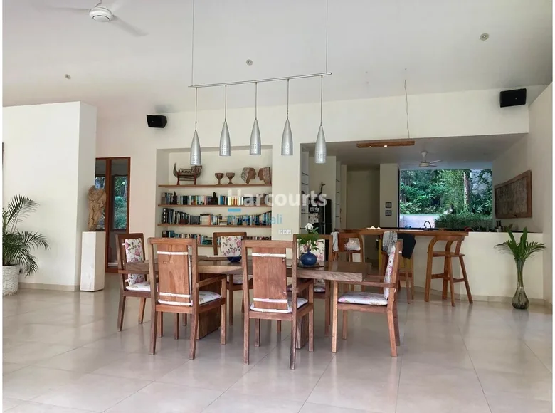 3-Schlafzimmer-Villa 700 m² Gubug, Indonesien