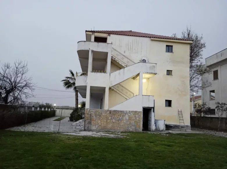 Dom 450 m² Durres, Albania
