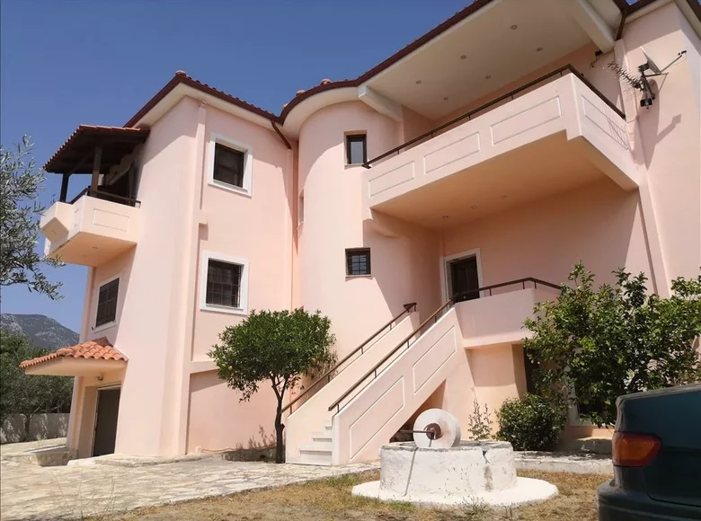 Dom wolnostojący 5 pokojów 376 m² Municipality of Loutraki and Agioi Theodoroi, Grecja
