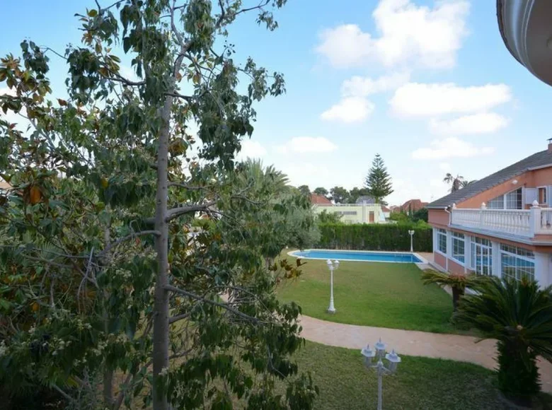 Casa 6 habitaciones  Paterna, España