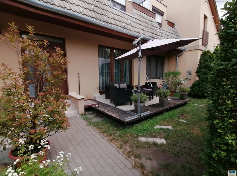 Haus 4 Zimmer 135 m² Budapest, Ungarn