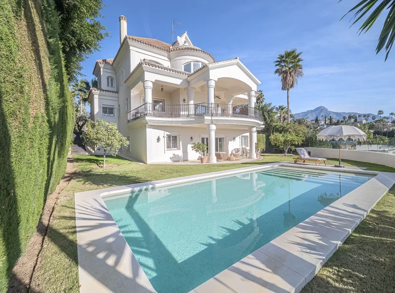 7 bedroom house 796 m² San Pedro Alcantara, Spain