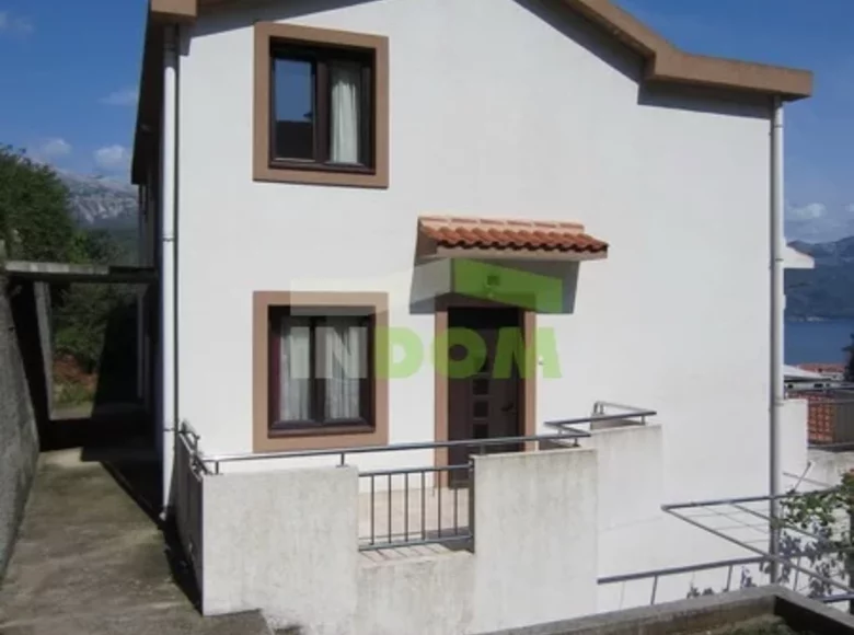 Casa 9 habitaciones 211 m² Budva, Montenegro