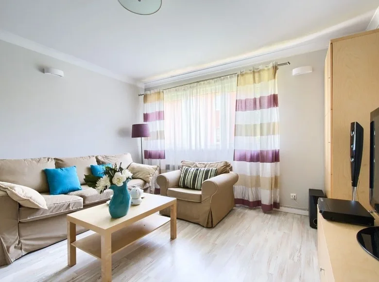 Mieszkanie 3 pokoi 59 m² Warszawa, Polska