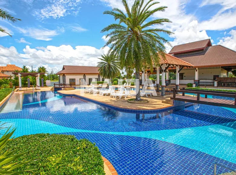 3 bedroom house 200 m² Sunthonphu, Thailand