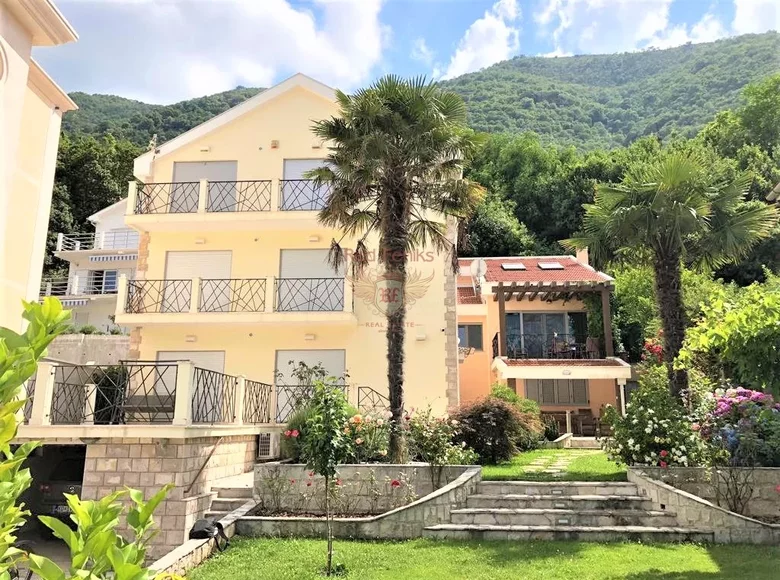 5 bedroom house 280 m² Stoliv, Montenegro