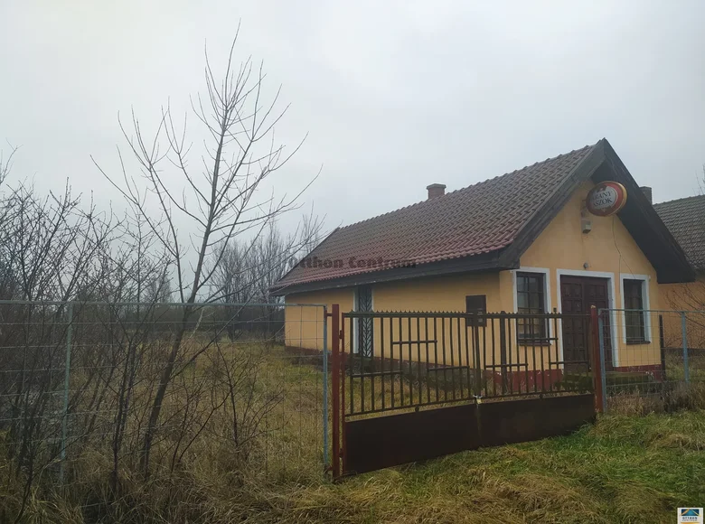 Commercial property 47 m² in Magyarhomorog, Hungary