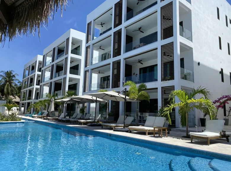 2 bedroom condo 123 m² West Bay, Honduras