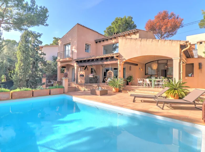 Zamek 3 pokoi 375 m² Santa Ponsa, Hiszpania