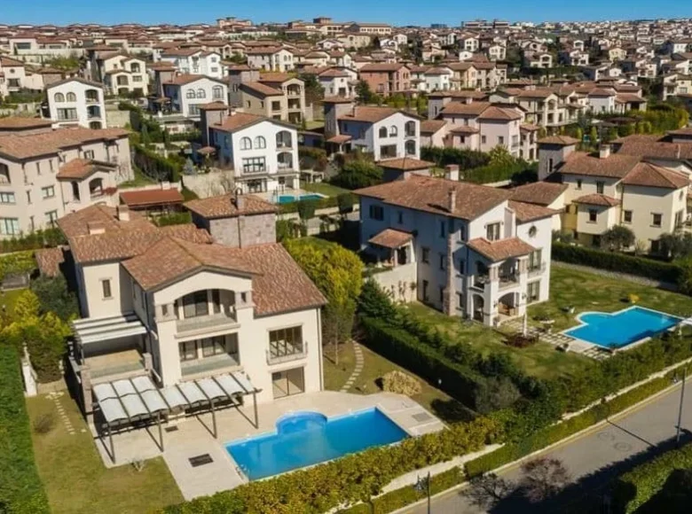 Apartment 6 bedrooms 530 m² Bueyuekcekmece, Turkey