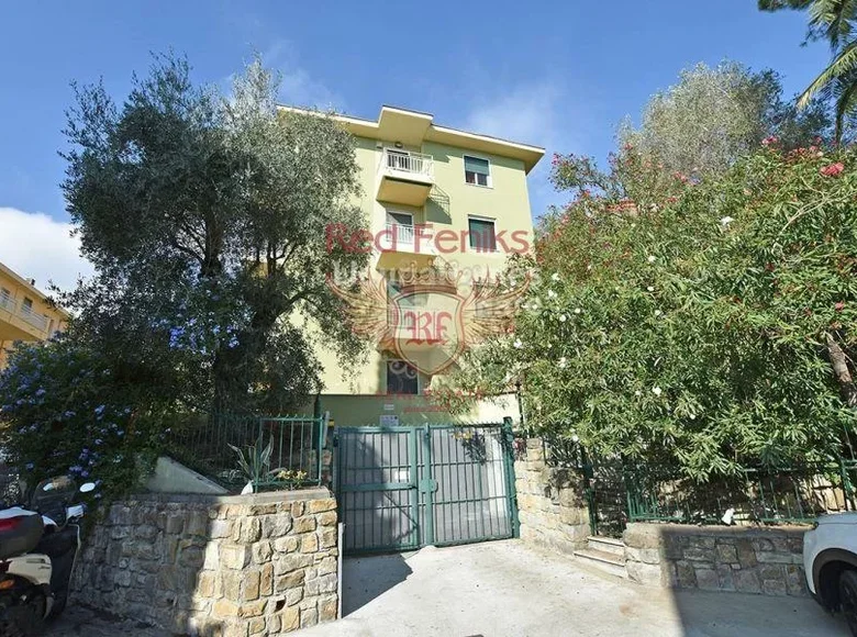 Mieszkanie 3 pokoi 85 m² Sanremo, Włochy