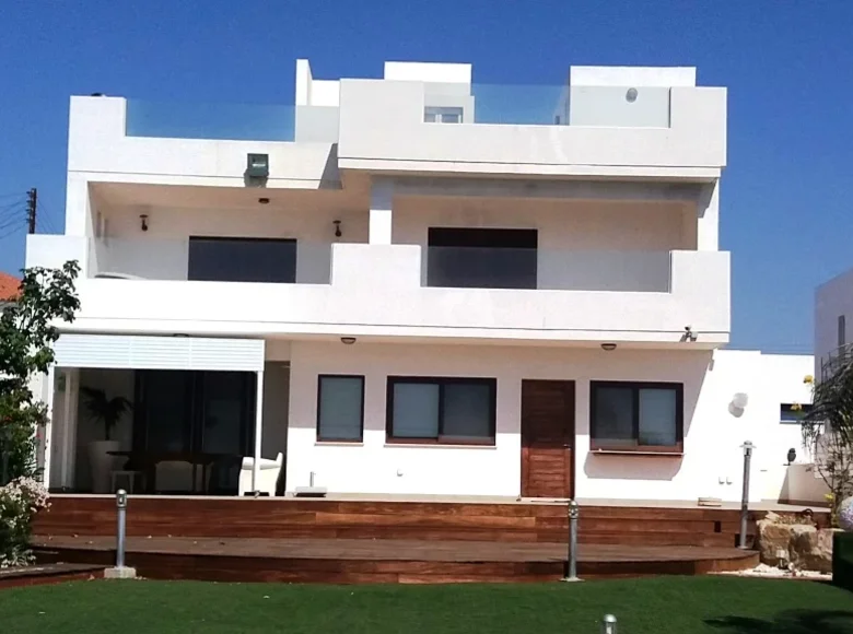 Villa 600 m² Zygi, Cyprus