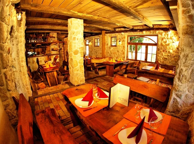 Restaurante, cafetería 135 m² en Montenegro, Montenegro