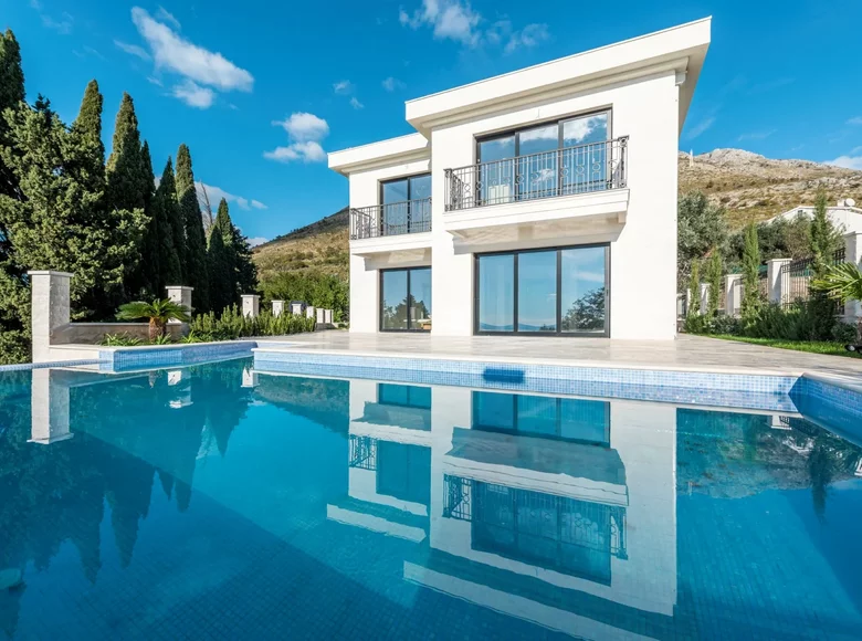 Haus 3 Zimmer 279 m² Sustas, Montenegro
