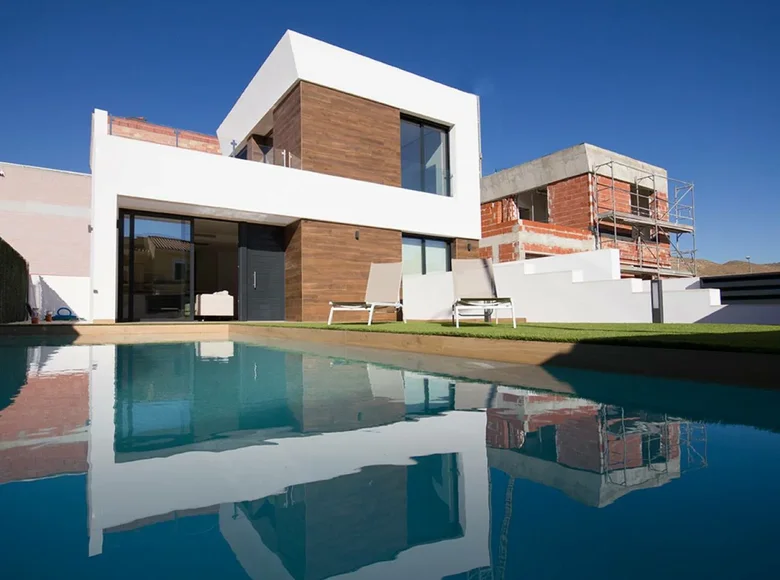 Villa de tres dormitorios 200 m² Campello, España
