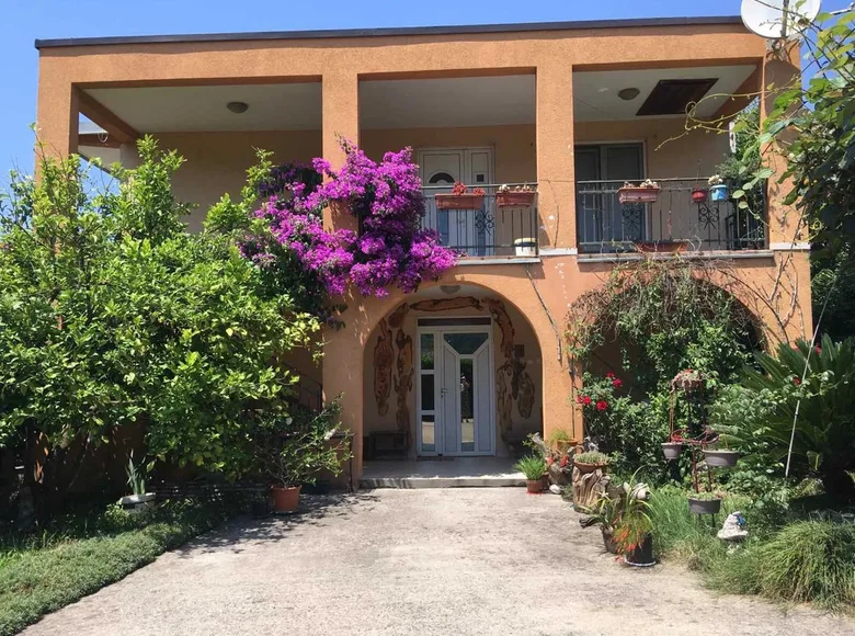 Haus 5 zimmer 138 m² Burtaisi, Montenegro