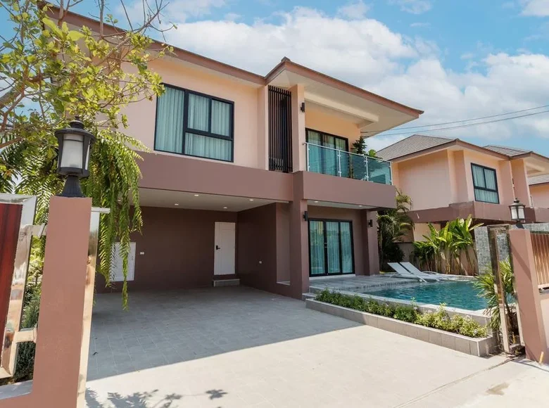 Вилла 3 спальни 220 м² Huai Yai, Таиланд
