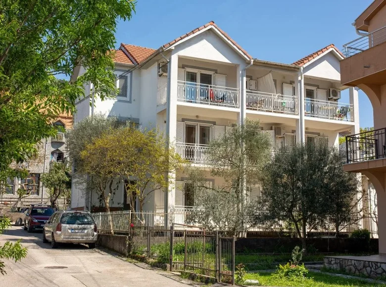 Дом 9 спален 370 м² Тиват, Черногория
