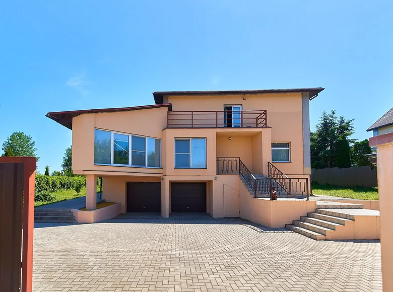 Cottage 309 m² Siomkava, Belarus