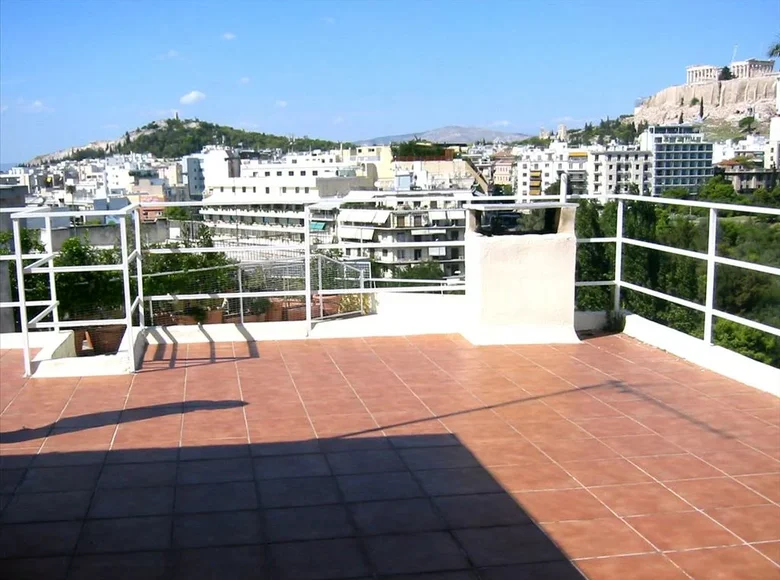 Commercial property 660 m² in Athens, Greece