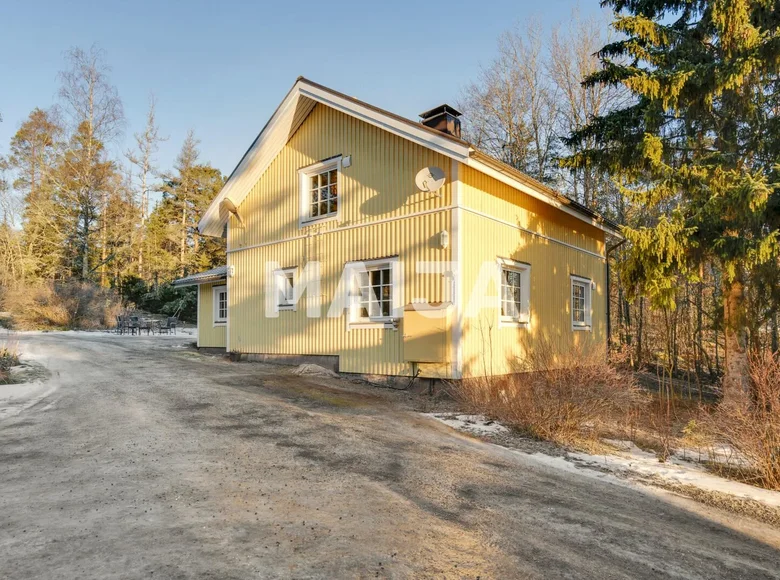 2 bedroom house 98 m² Lieto, Finland