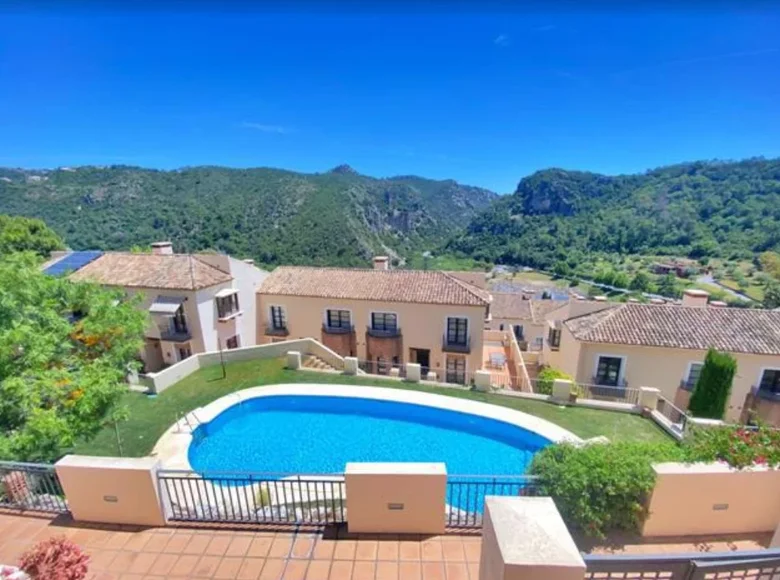 4 bedroom house  Benahavis, Spain