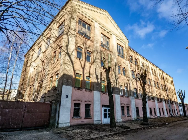 Propiedad comercial 3 722 m² en Riga, Letonia