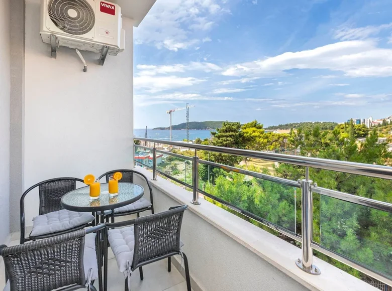 2 bedroom apartment 55 m² Becici, Montenegro