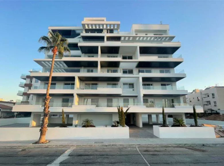 Mieszkanie 4 pokoi 119 m² Larnaka, Cyprus