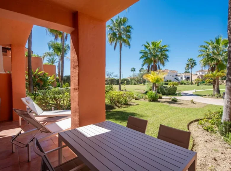 2 bedroom apartment  Estepona, Spain