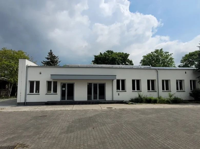 Shop 873 m² in Wrzesnia, Poland