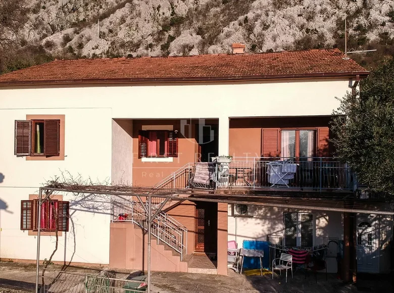 Casa 10 habitaciones 396 m² Ljuta, Montenegro