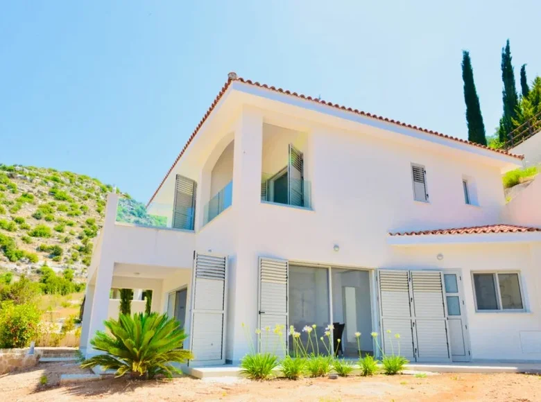 4 bedroom house 206 m² Kamares, Cyprus