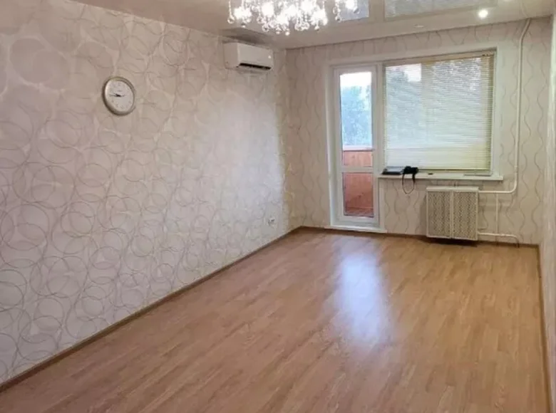 Mieszkanie 3 pokoi 60 m² Soligorsk, Białoruś