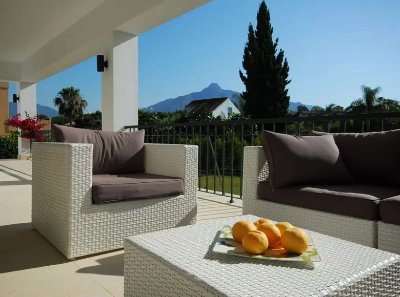 6 bedroom villa 630 m² San Pedro Alcantara, Spain