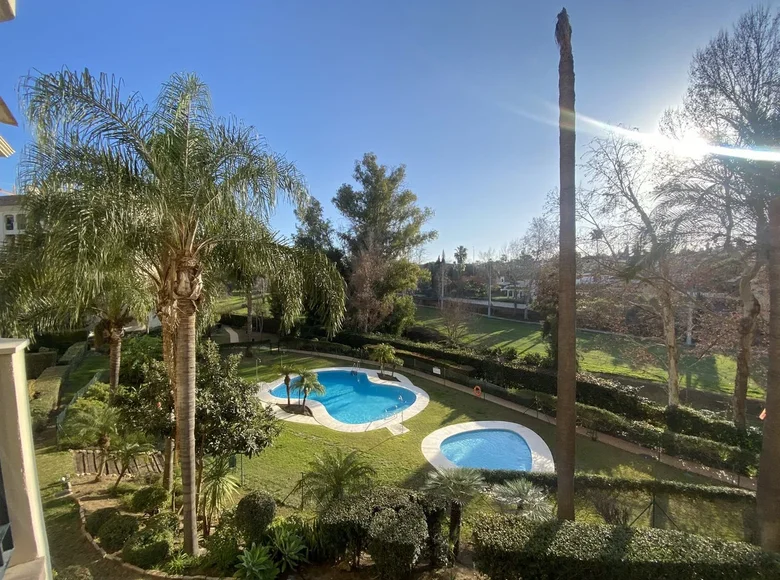 2 bedroom apartment 102 m² San Pedro Alcantara, Spain