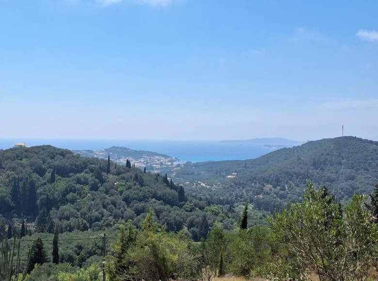 Land 1 room  Magoulades, Greece