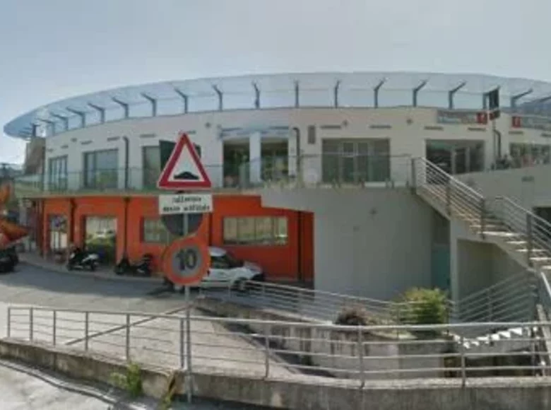 Commercial property 500 m² in San Severino Marche, Italy