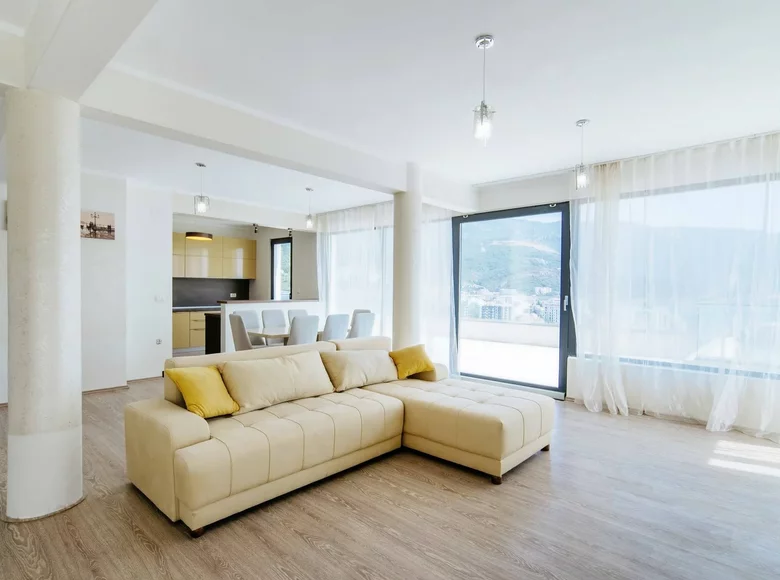 Wohnung 3 Schlafzimmer 233 m² Becici, Montenegro