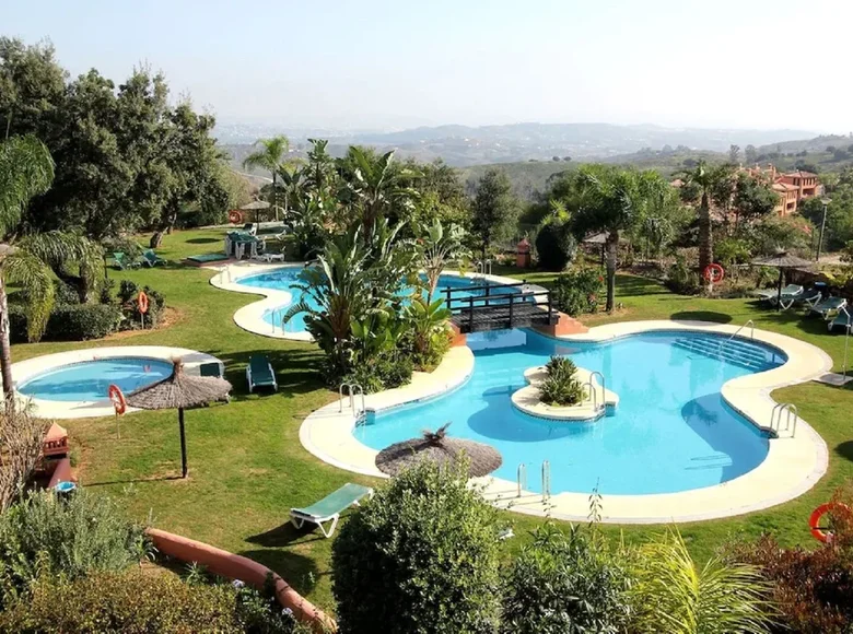Wohnung 2 Schlafzimmer 166 m² Artola, Spanien
