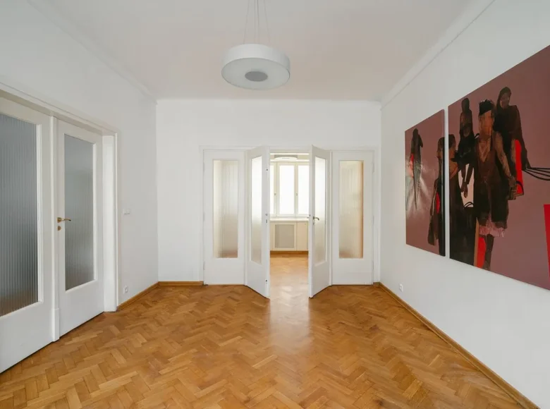 5 room apartment 101 m² Warsaw, Poland