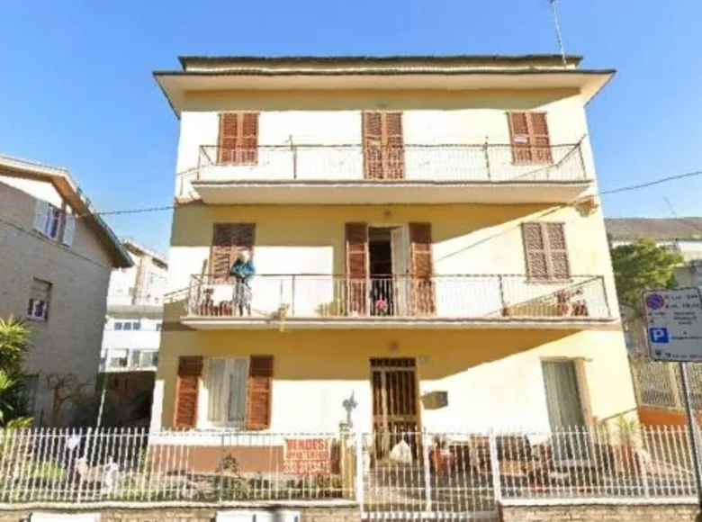 Wohnung 7 Zimmer 110 m² Terni, Italien