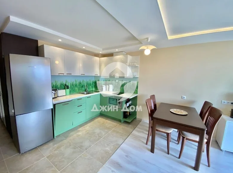 Mieszkanie 2 pokoi 79 m² Rawda, Bułgaria