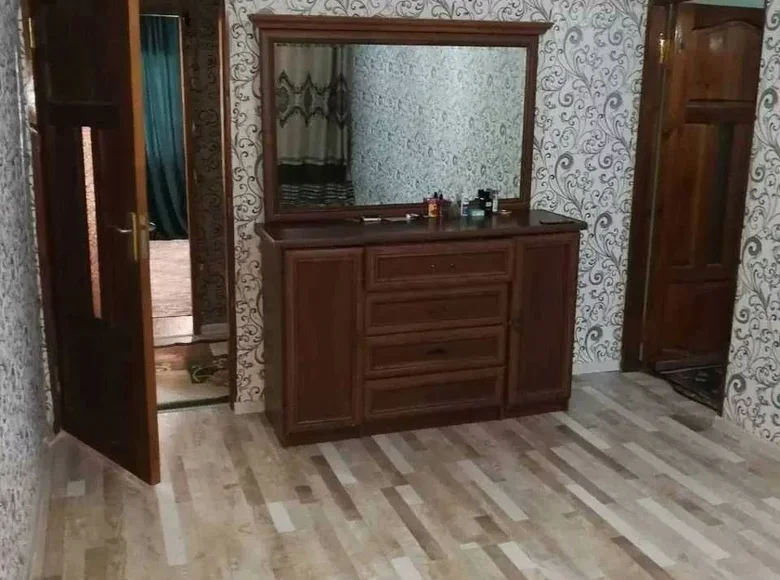 Kvartira 4 xonalar 80 m² Buxoroda