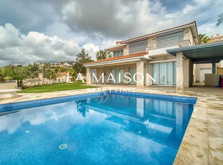 5 bedroom house 320 m² Tala, Cyprus