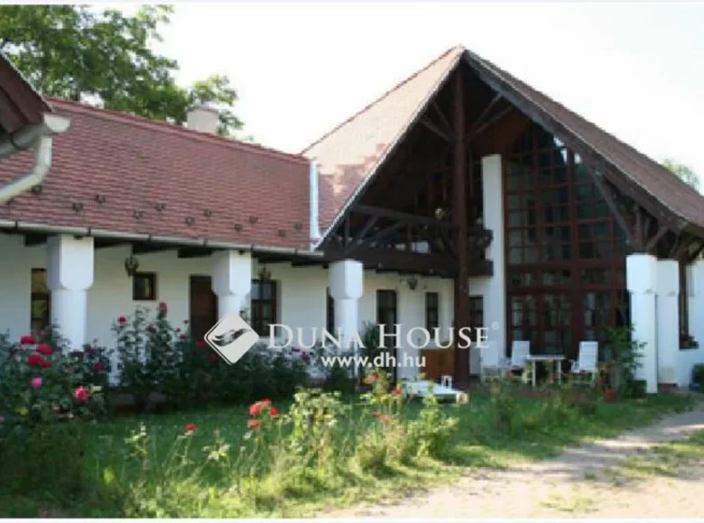 House 270 m² Budakeszi jaras, Hungary