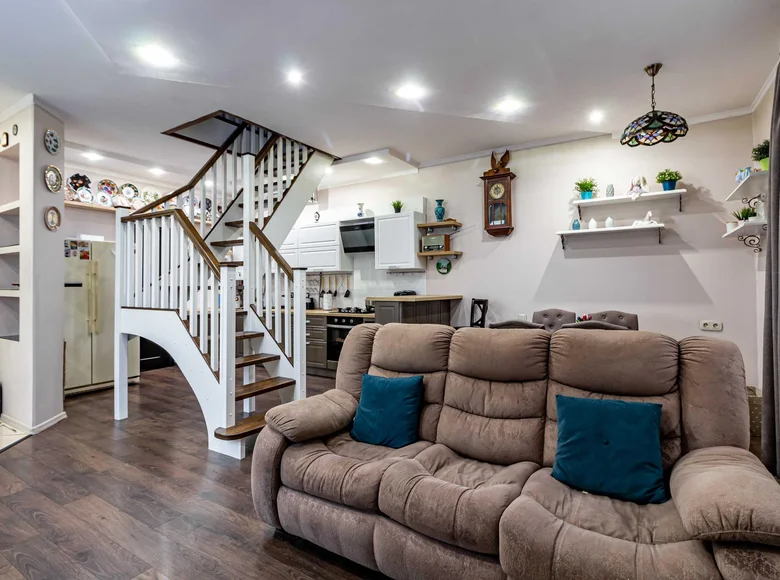 Mieszkanie 3 pokoi 94 m² Mińsk, Białoruś